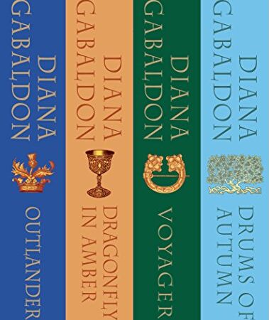 The Outlander Series Bundle: Books 1, 2, 3, and 4: Outlander, Dragonfly in Amber, Voyager, Drums of Autumn (Outlander Bundle) (English Edition)